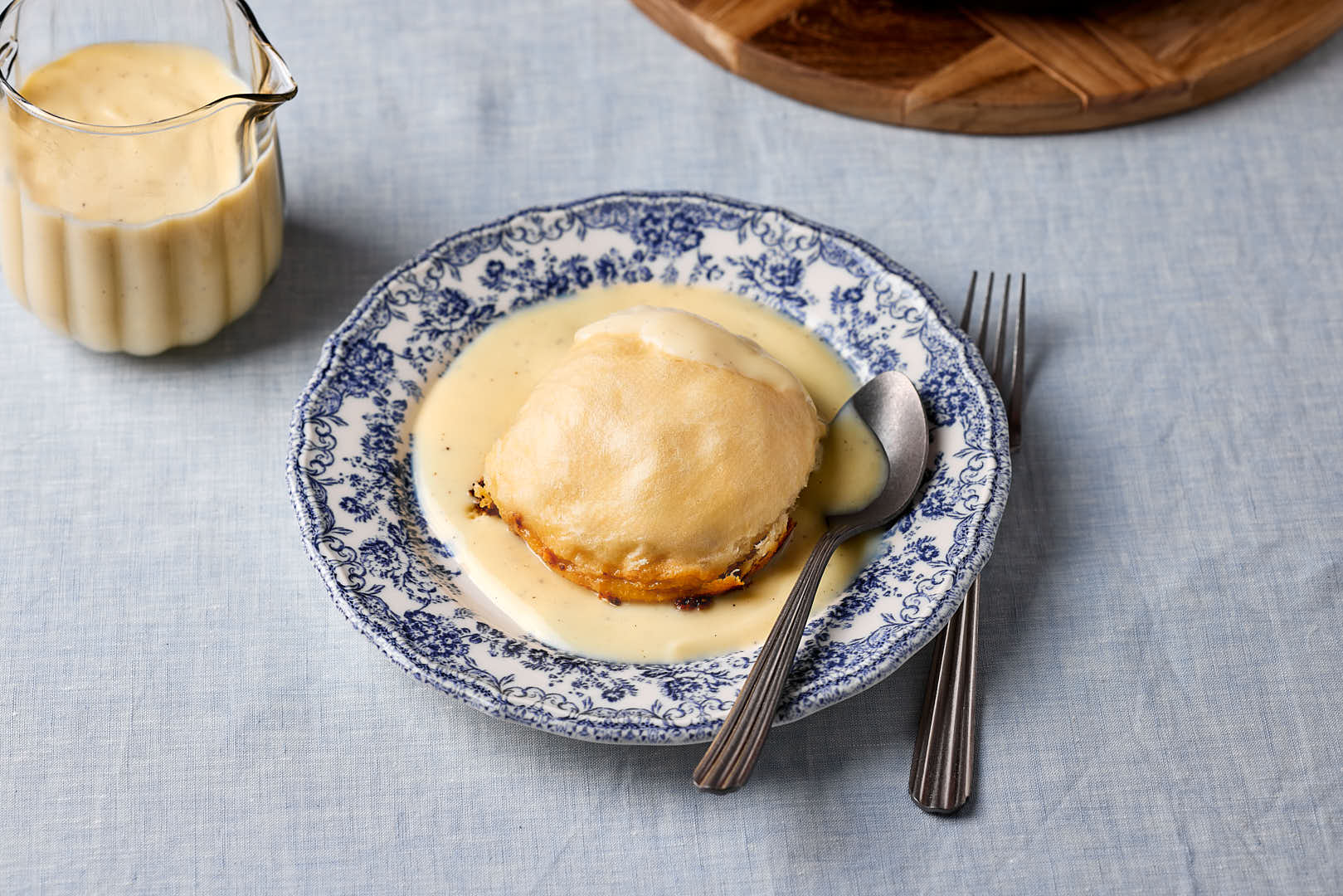 Omas Dampfnudeln mit selbst gemachter Vanillesoße.