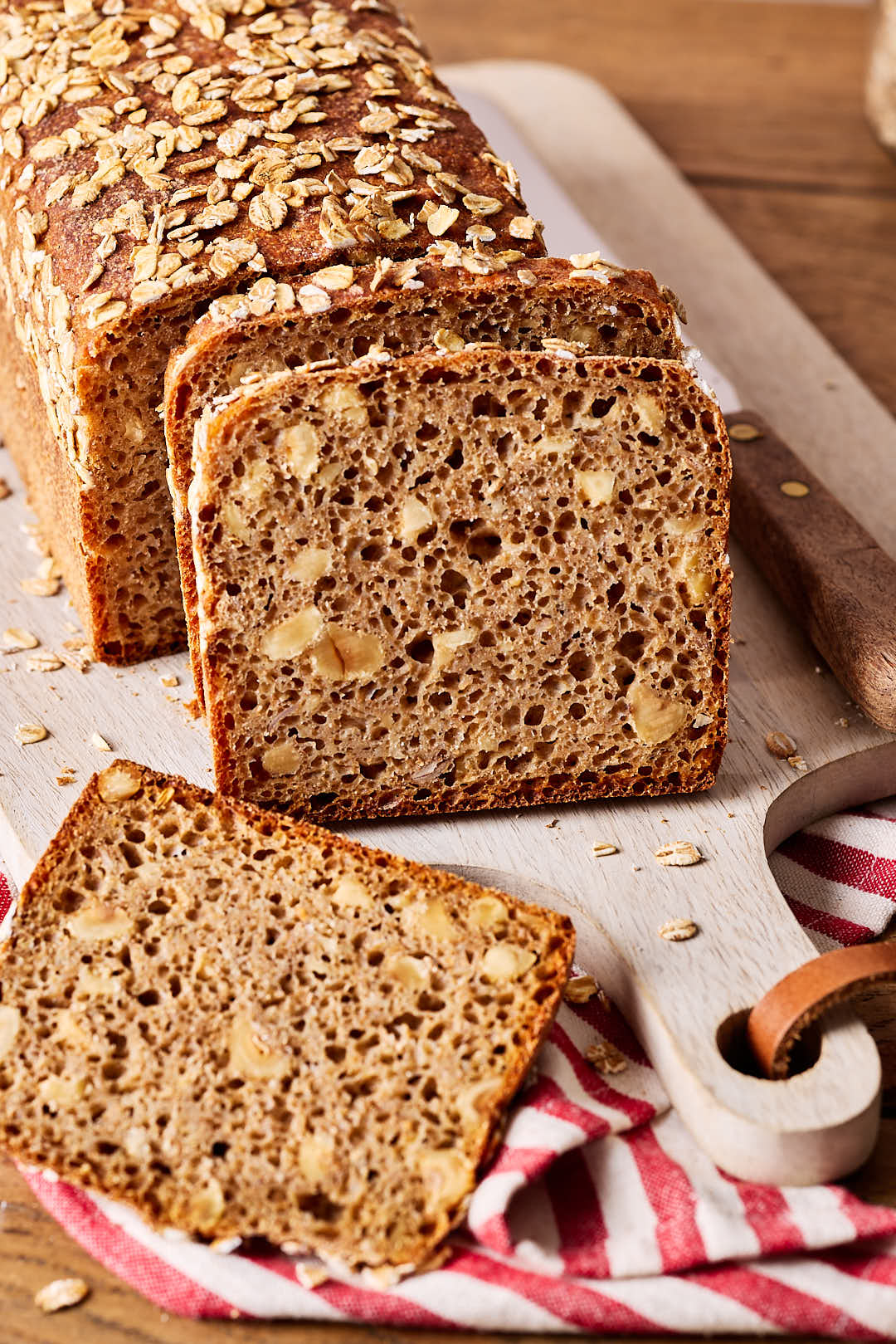 Saftiges Nussbrot – Einfaches Rezept ohne Kneten