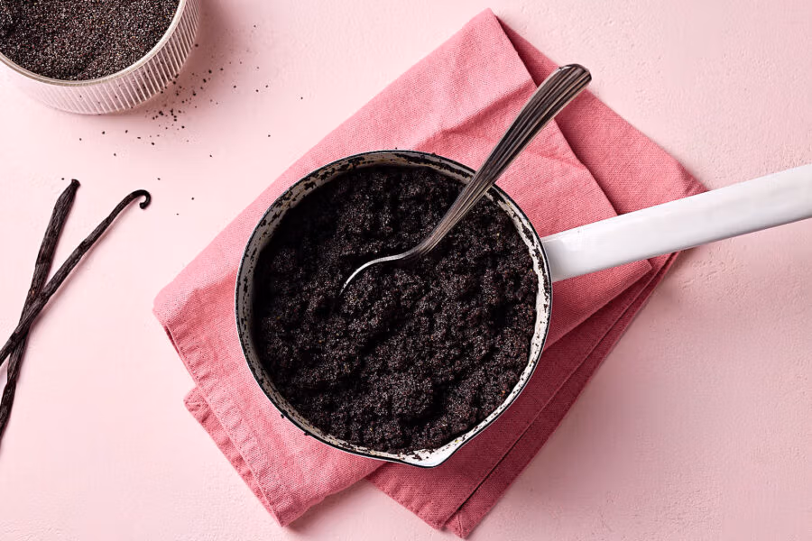 Mohnback selber machen für Hefezopf mit Mohnfüllung.