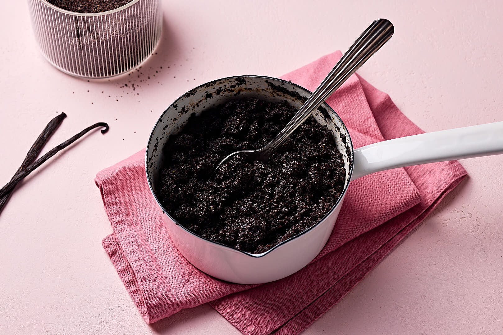 Mohnback selber machen für Hefezopf mit Mohnfüllung.