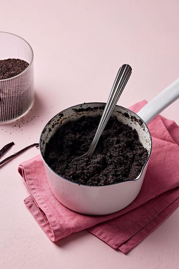 Mohnback selber machen für Hefezopf mit Mohnfüllung.