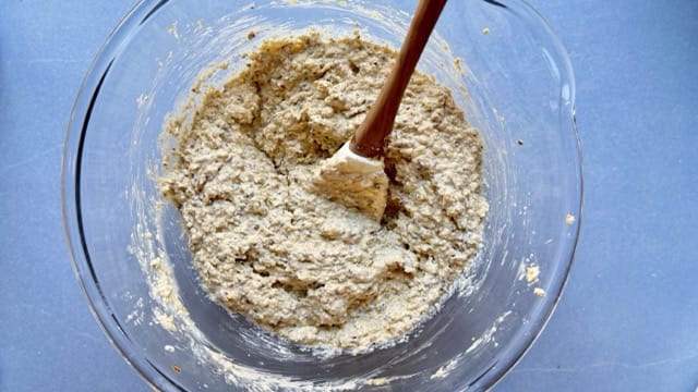 Gemischter Teig für Eiweißbrot mit Quark.